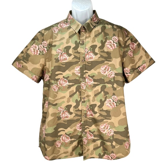 G‎ by Guess | Camo & Rose Allover Print Short Sleeve Button Up Shirt | Men’s XXL - Picture 1 of 9
